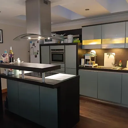 Beautiful 2 Storey In North Yorkshire Town Centre