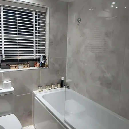 Modern Town Centre 2 Story 2 Bedroom 펜션