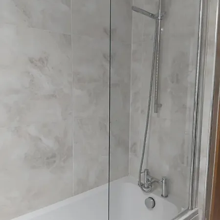 Modern Town Centre 2 Story 2 Bedroom 펜션