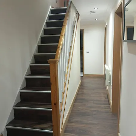 Modern Town Centre 2 Story 2 Bedroom