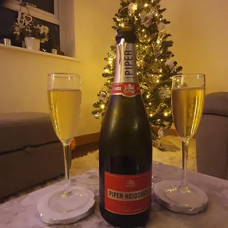 Beautiful 2 Storey In North Yorkshire Town Centre * Northallerton