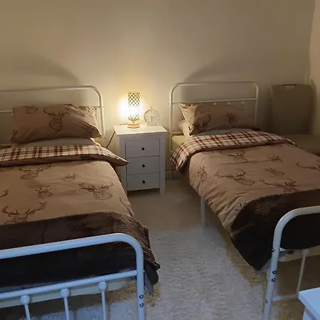 Modern Town Centre 2 Story 2 Bedroom
