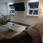Modern Town Centre 2 Story 2 Bedroom Tatil Evi *