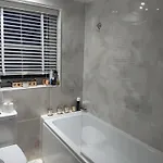 Modern Town Centre 2 Story 2 Bedroom Tatil Evi