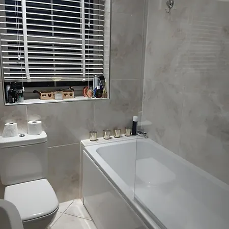 Beautiful 2 Storey In North Yorkshire Town Centre * Northallerton